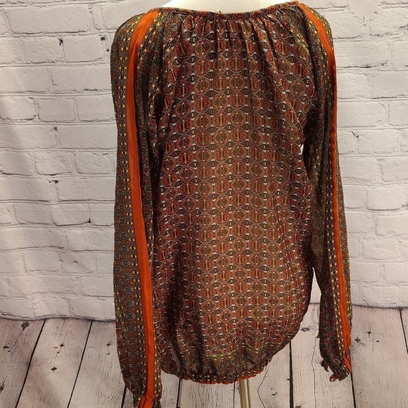 Beautiful Stories Sheer long sleeve elastic cuff - Picture 13 of 16